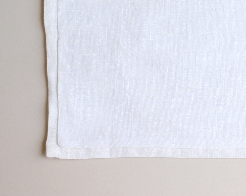 Aurelia Botanical Micro-Flange Linen Placemats — 14 × 19 in, Set of 4; supplier product view 2.