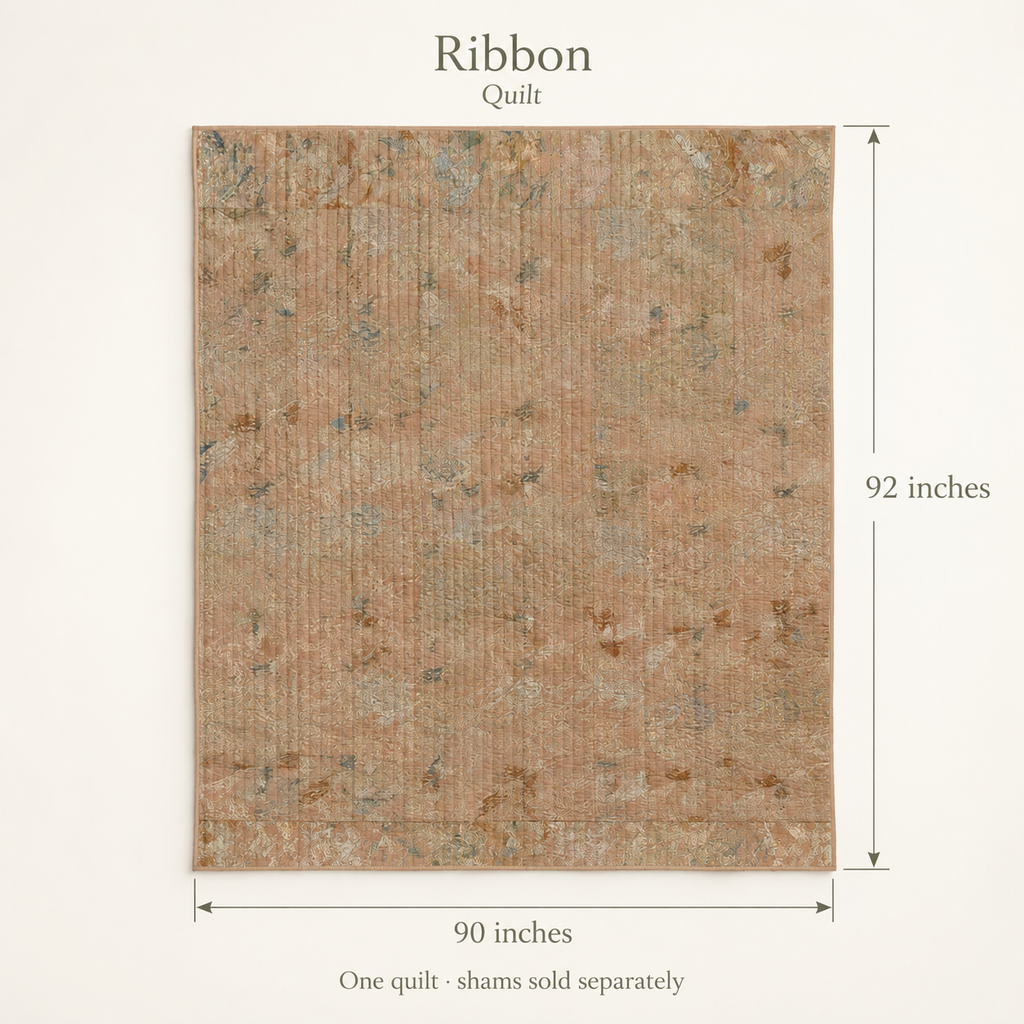 Ribbon Abstract Organic Cotton Quilt — Blush & Cream; dimension diagram and inclusions.